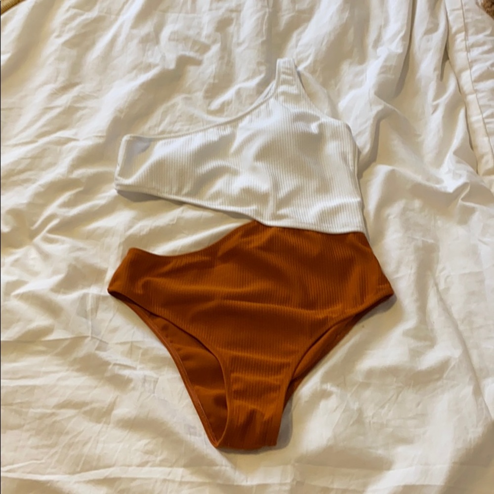 One piece bathing suit